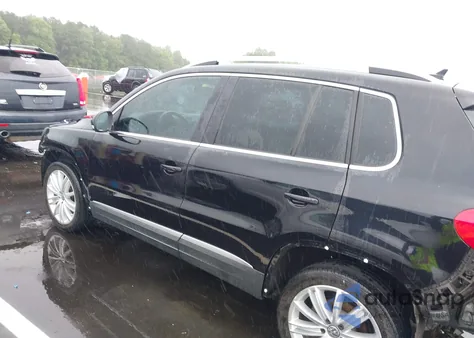 2016 Volkswagen Tiguan Se из США, поврежденный, VIN WVGAV7AX1GW579478